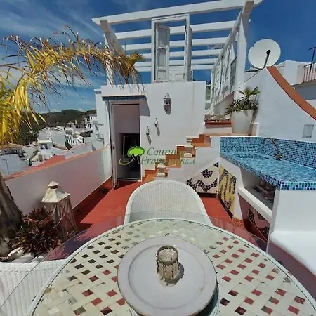 Small With Beautiful Sea Views Holiday home